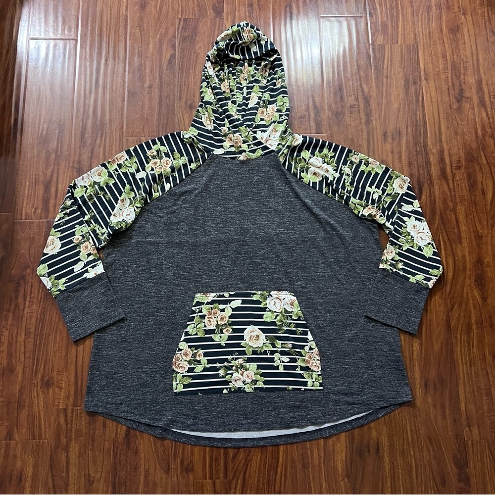 Lularoe Amber Hoodie Heathered Charcoal Gray and Floral Striped Pattern size 3XL